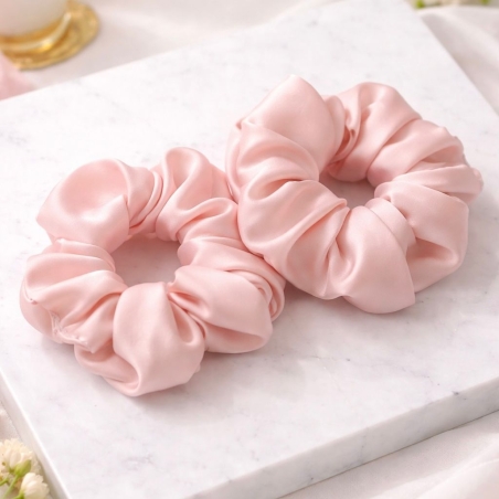 Chouette Scrunchie en Satin Soyeux.