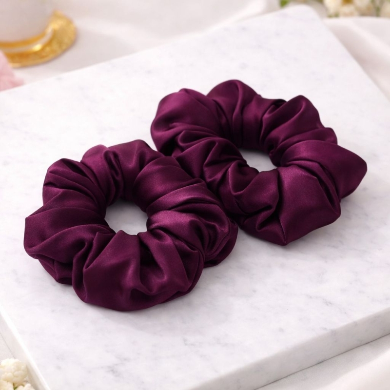 Chouette Scrunchie en Satin Soyeux.