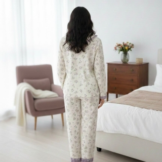 Pyjama fleuri en coton pour femme