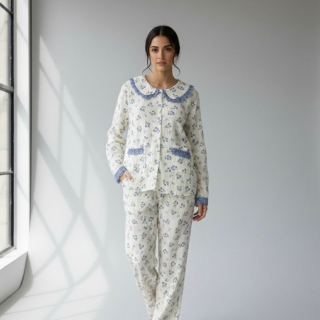 Pyjama fleuri en coton pour femme