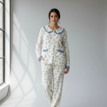 بيجامة قطنية نسائية بنقشة الزهور.