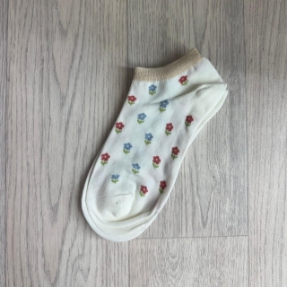 Chaussettes courtes avec des motifs variés et originaux