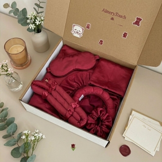 Coffret de Nuit en Satin Soyeux pour le Soin du Sommeil