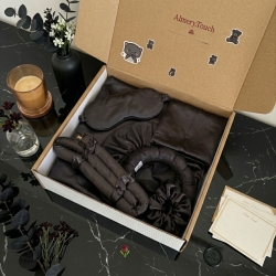 Coffret de Nuit en Satin Soyeux pour le Soin du Sommeil